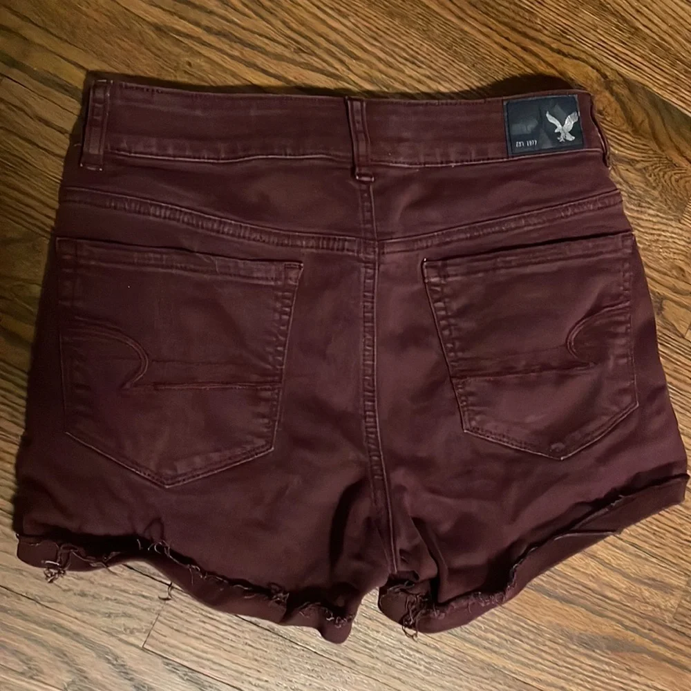 American Eagle wine colored Shorts - Picture 2 of 4